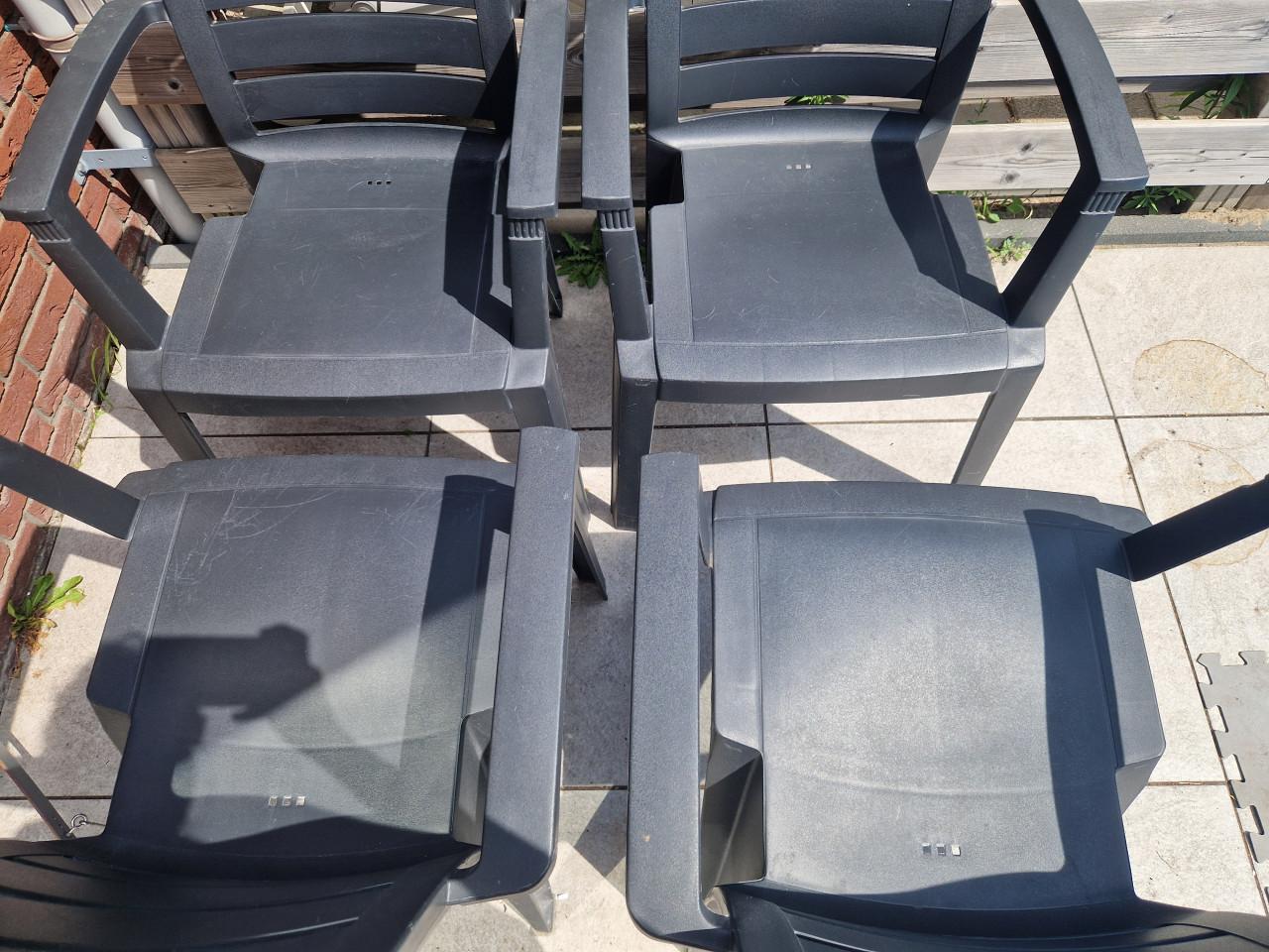 4 antraciete Hartman tuinstoelen
