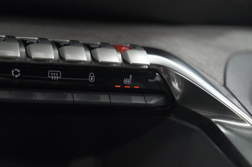 Peugeot 3008 puretech 130 eat8 gt | camera | dodehoekdetectie | adaptieve c