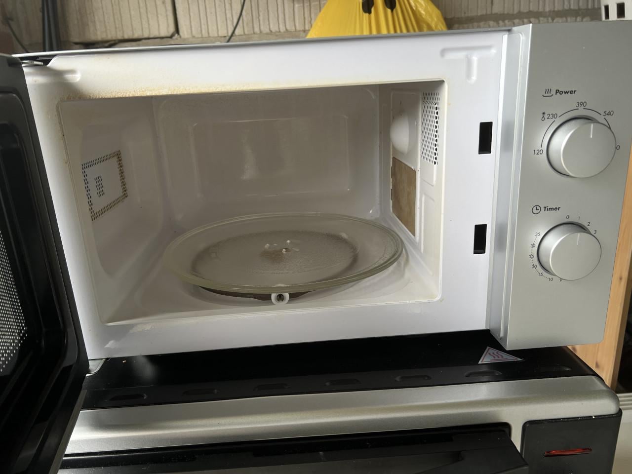Zilveren Magnetron schoon en netjes