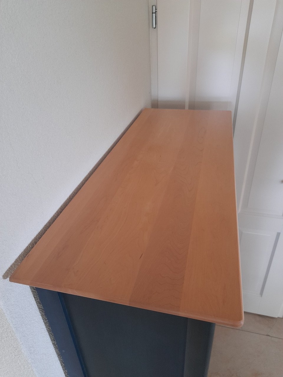 Massief houten boekenkast 91 x 45  x 145 (in goede nette staat)