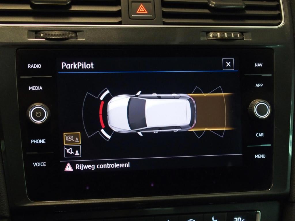 Volkswagen Golf 1.0 tsi comfortline business|stoelverwarming|all season ban