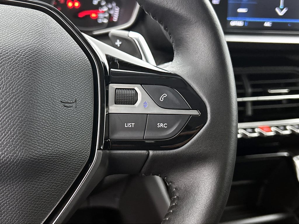 Peugeot 2008 130 pk automaat active pack | camera | parkeersensoren | apple