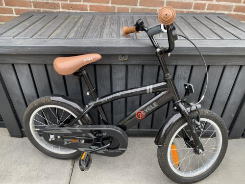 Zwarte stoere 2Cycle BMX Fun kinderfiets van 16 inch