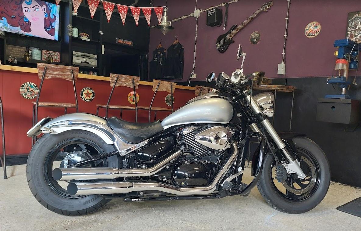 Suzuki intruder 800