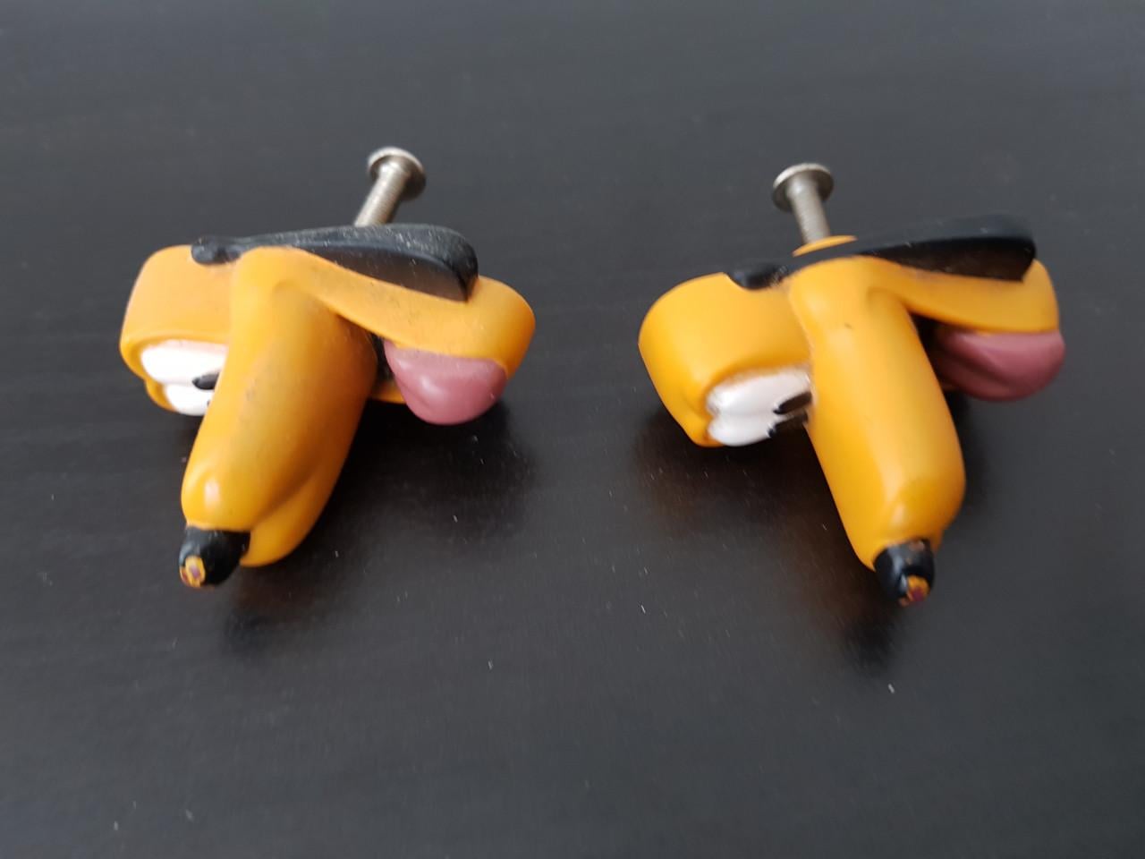 2 x Disney Pluto kapstokhaken of commode grepen
