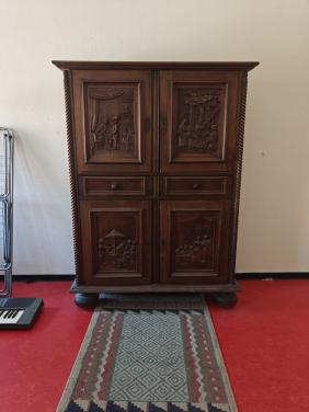 ALLEEN OPHALEN Antieke houten kast met houtsnijwerk