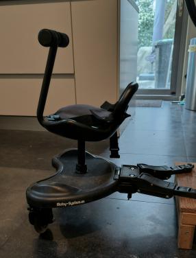 Meerijdplankje met zitje voor achter kinderwagen