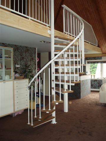 Stalen spiltrappen op maat – Al meer dan 40 Jaar vakmanschap