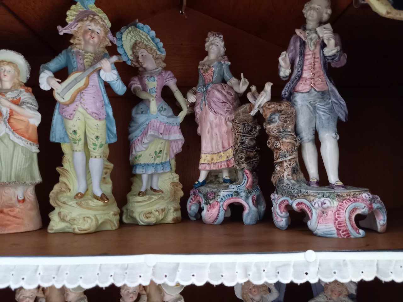 Wegens ruimte gebrek div oude spullen te koop