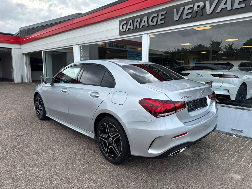 Mercedes-Benz A-Klasse 250 e business solution amg limited
