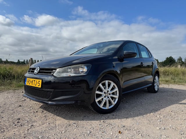 Volkswagen Polo 1.4 • Benzine • 2010 • 123.000 km • Zwart • APK 02-2026