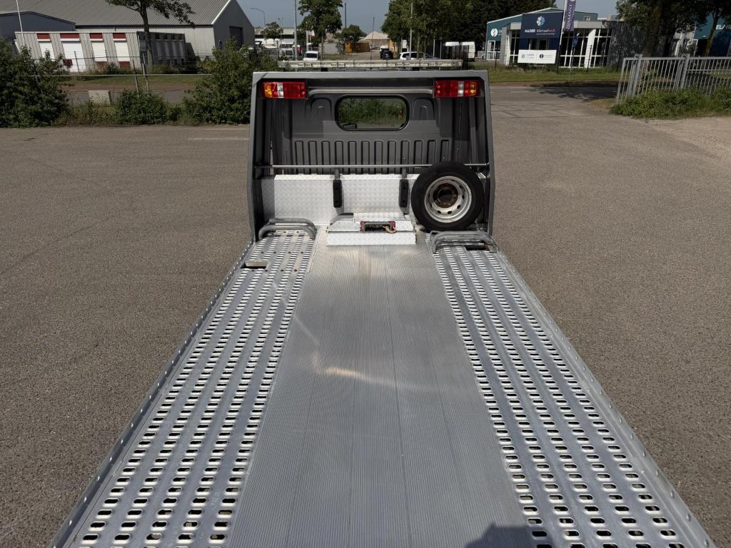 Nissan Onbekend nt400 35.15 3.0 dci tijhof oprijwagen luchtremmen
