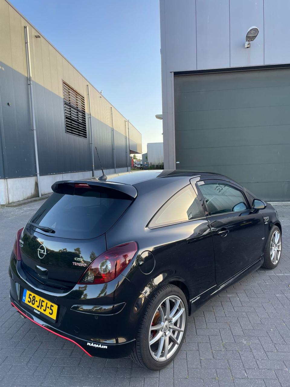 Opel Corsa 1.6 GSI Turbo 3D 2009 Zwart | 150 PK | NAP