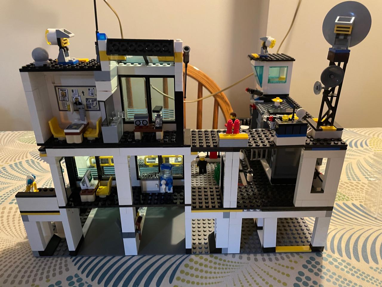 Lego City: Politiebureau 7744