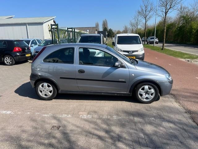 Opel Corsa 1.2-16v elegance easytronic