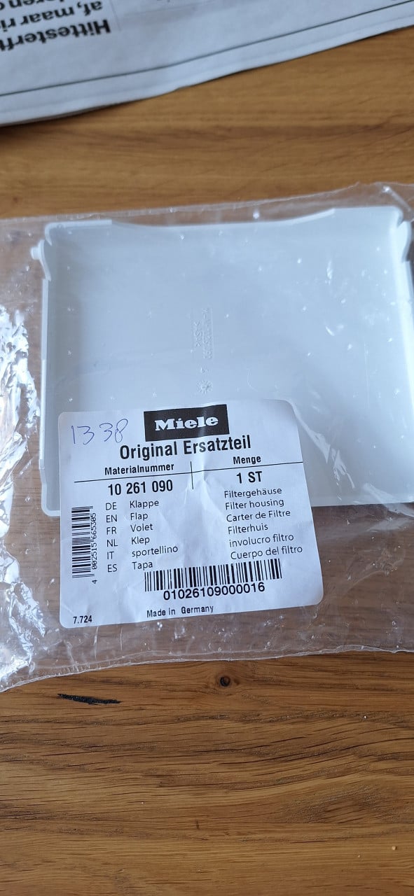 Klepje filter pomp voorzijde  miele wasmachine