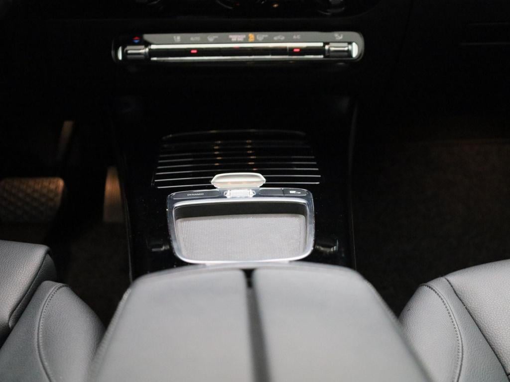 Mercedes-Benz A-Klasse 180 business line | automaat | panorama dak | leder 