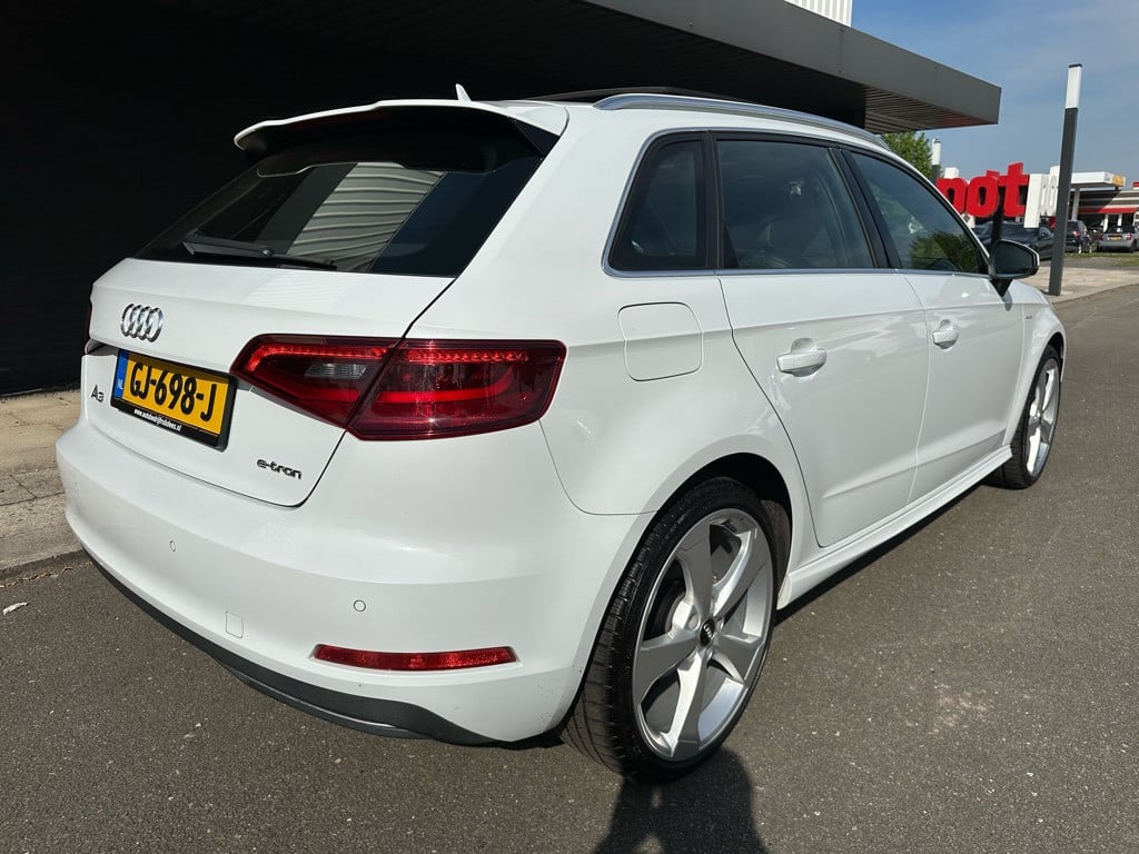 Audi A3 sportback 1.4 e-tron ambition plus // s-line // pano