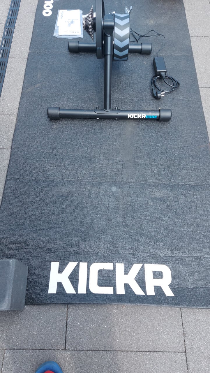 Wahoo KICKR CORE Racefietstrainer