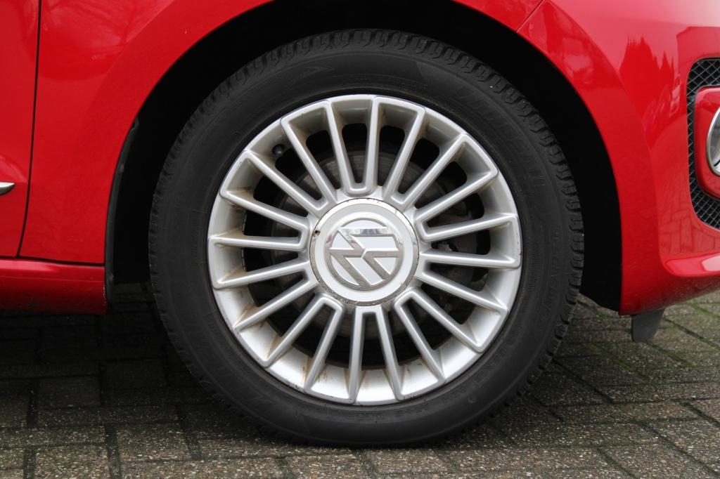 Volkswagen UP! 1.0 high up!