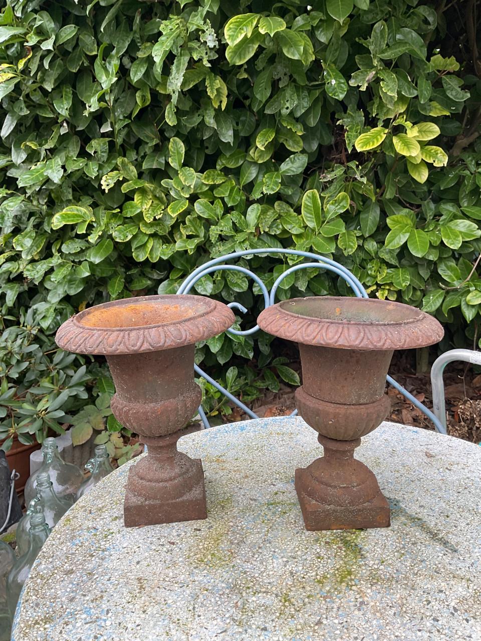 Set gietijzeren vazen