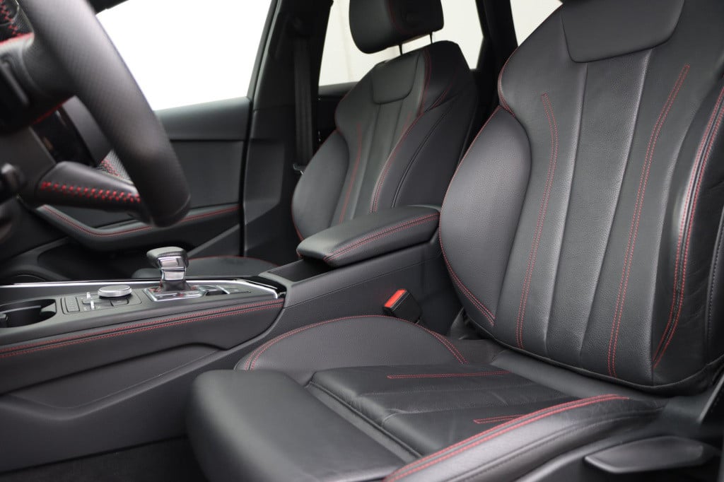 Audi A4 avant 35 tfsi s line black edition 150pk s-tronic