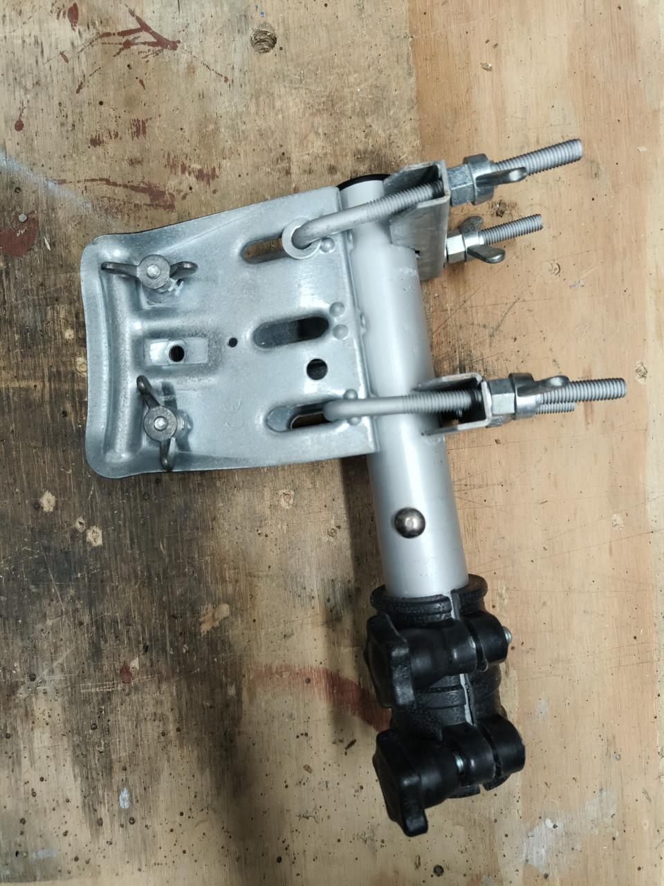 Schotelantenne Triax TD 64 met LNB