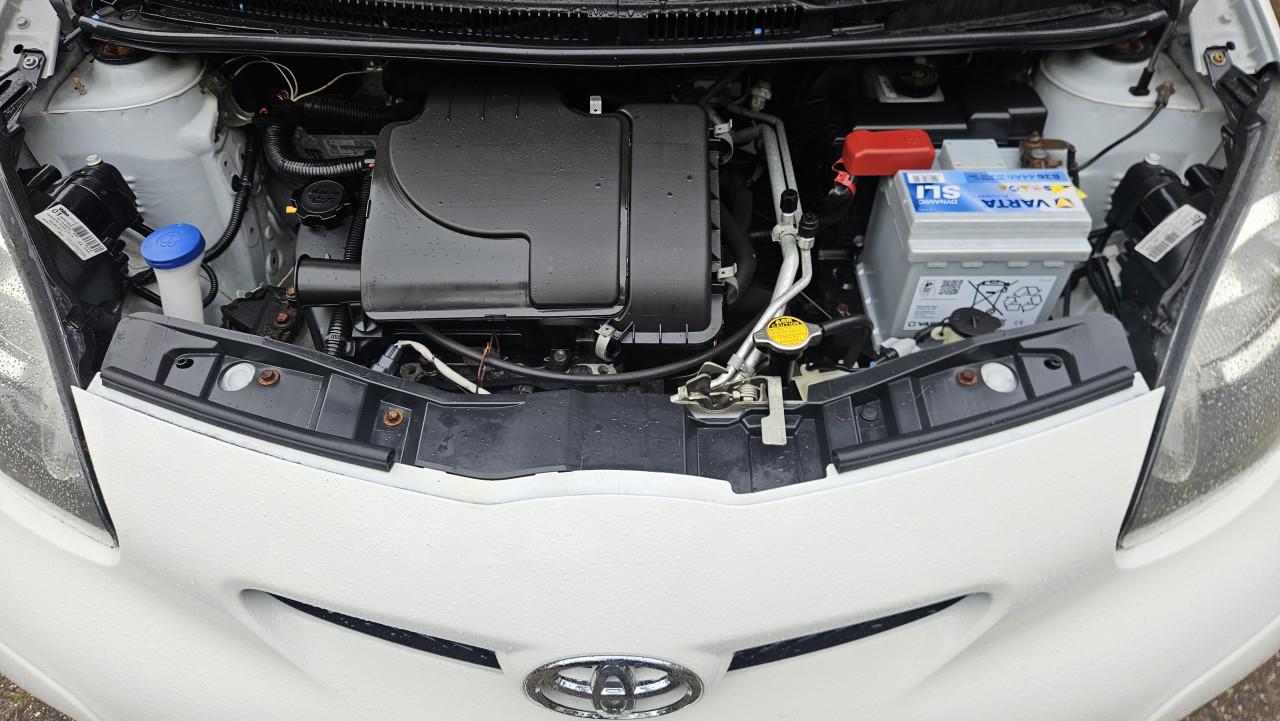 Zuinige 5drs TOYOTA AYGO 1.0 vvti Comfort Navigator 2011 / NL AUTO / NAP