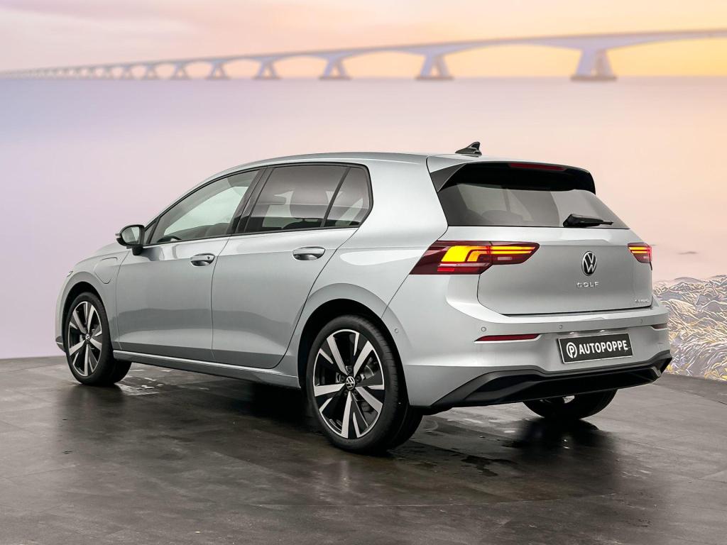 Volkswagen Golf golf life edition 204 pk plug in hybride