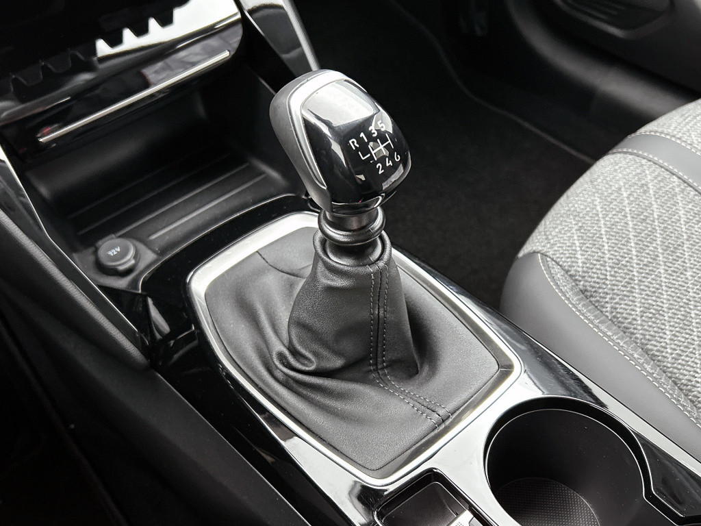 Peugeot 208 100pk allure | rijklaar | keyless | camera achter |