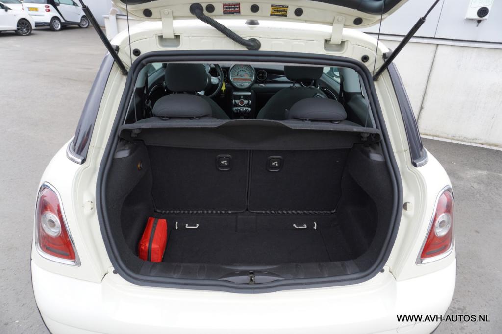 Mini 3-deurs 1.6 cooper chili, panoramadak!