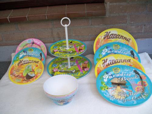 Eetservies inclusief een brood/sla serveerschaal/kom