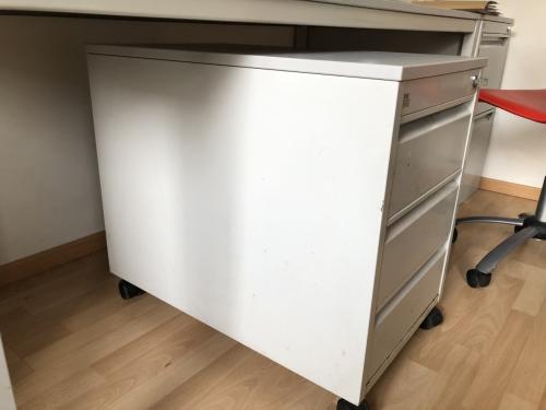 Metalen dossier laden kast met slot en wieltjes