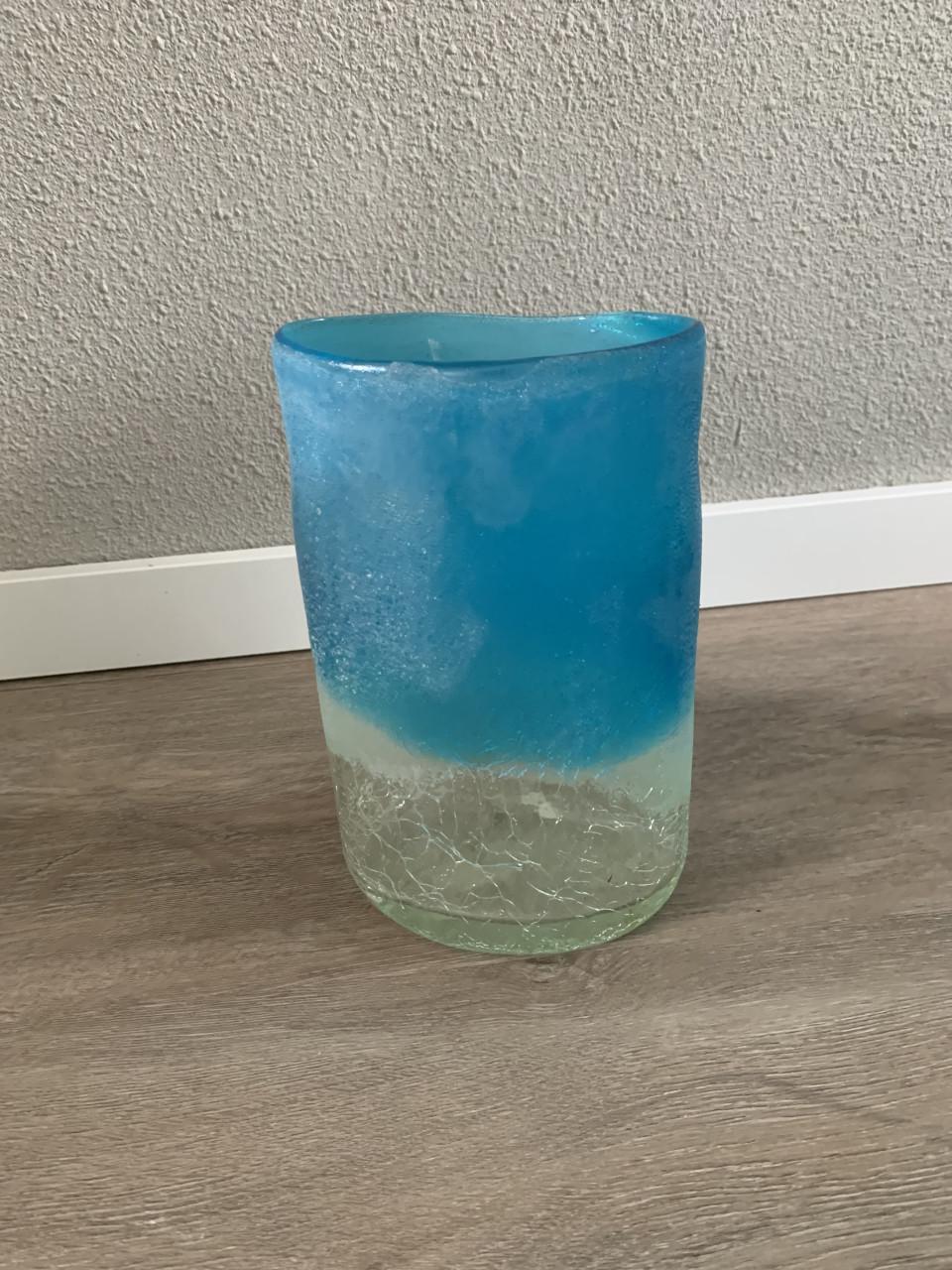 Set van drie prachtige mondgeblazen vazen in blauw en groen glas