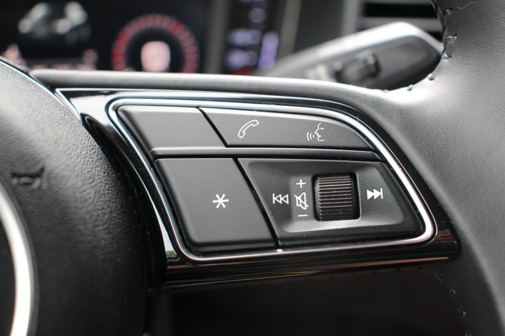 Audi A1 Sportback 30 tfsi s line - virtual - led - matrix - cruise - carpla