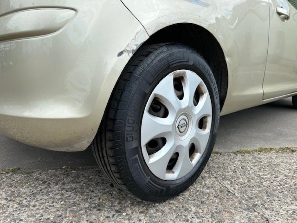 Opel Corsa 1.2 16v edition automaat