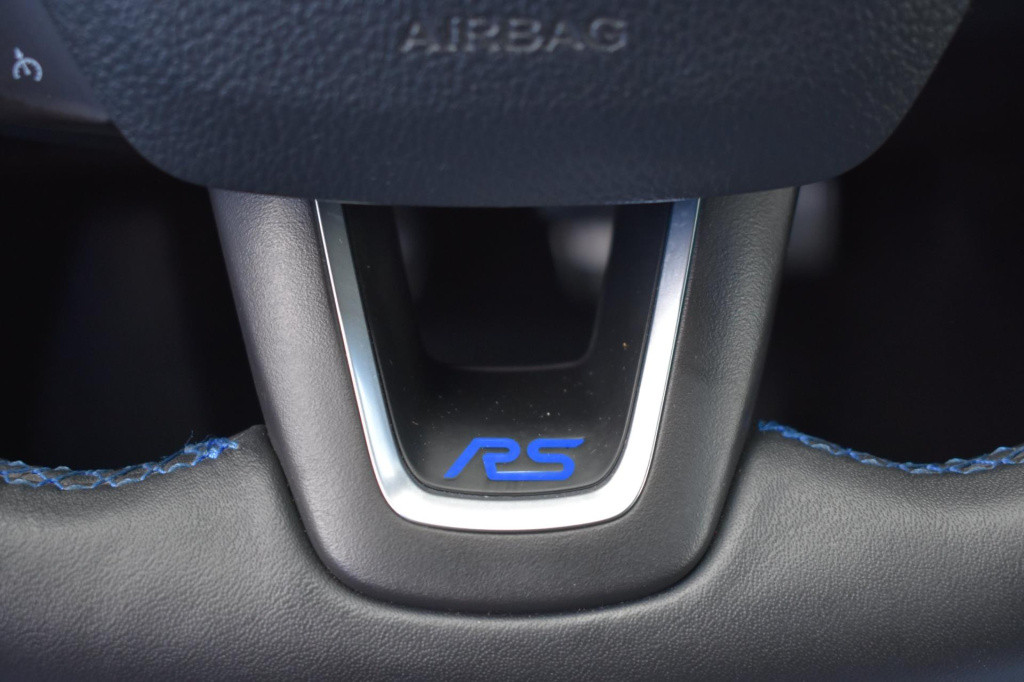 Ford Focus 2.3 rs | recaro | schaalstoelen | dealer onderhouden | camera