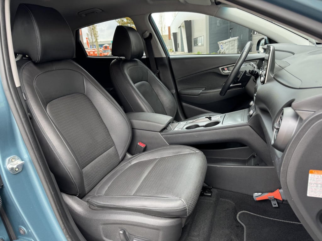 Hyundai Kona ev premium 64 kwh soh 95%, incl. accucertificaat!