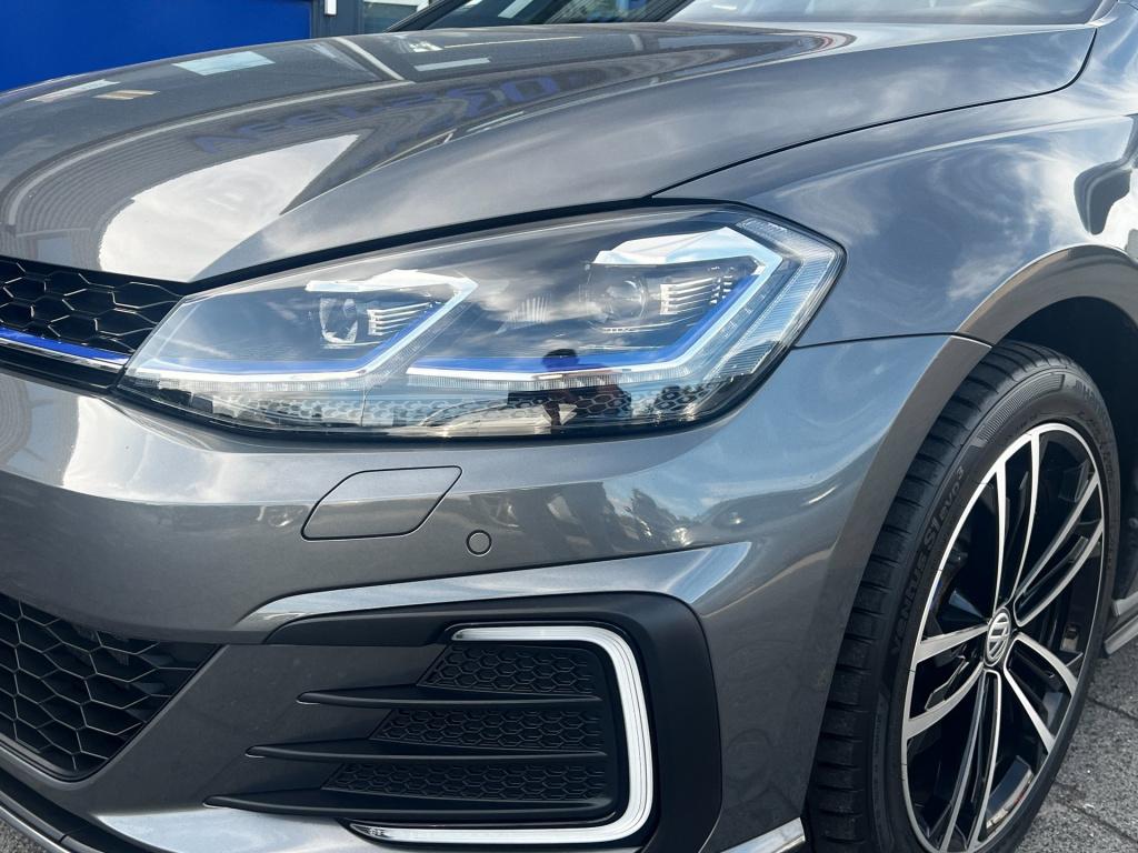 Volkswagen Golf 1.4 tsi phev gte elektr. schuif/kanteldak, winterpakket enz