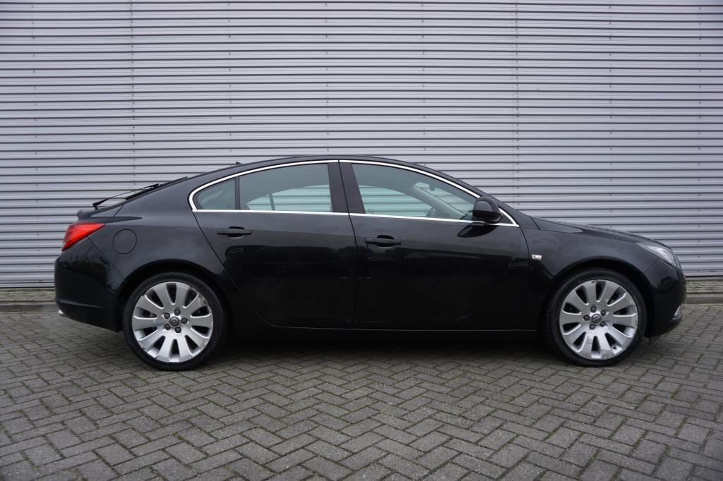 Opel Insignia 1.6 t sport climate / navi / cruise / leder / parkeers. / sto