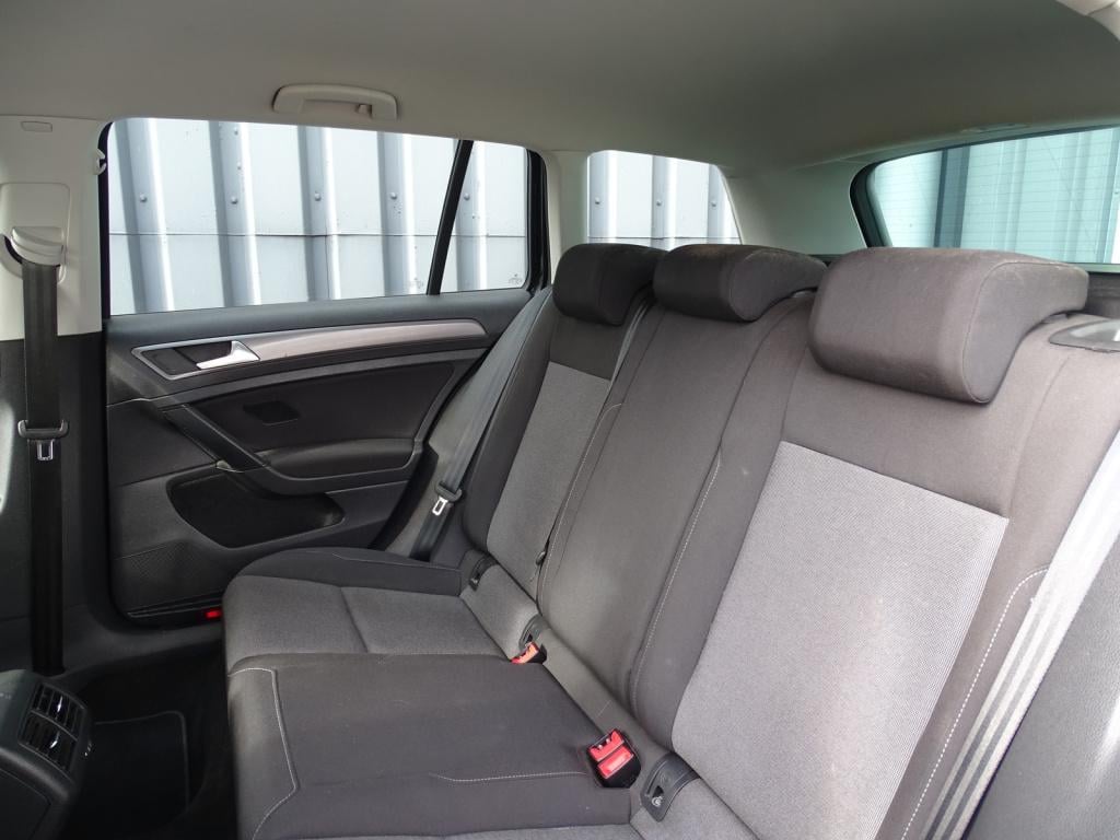 Volkswagen Golf 1.6 tdi highline adapt cruise | navi | bluetooth