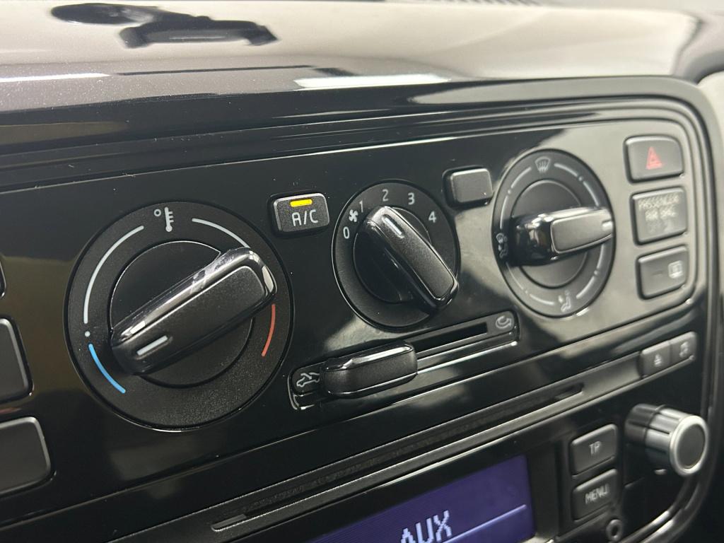 Volkswagen UP! occasion 1.0 move up! bluemotion | zwart | tweedehands volks