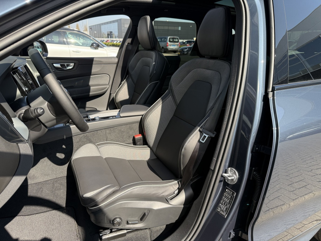 Volvo XC60 t6 awd ultra dark