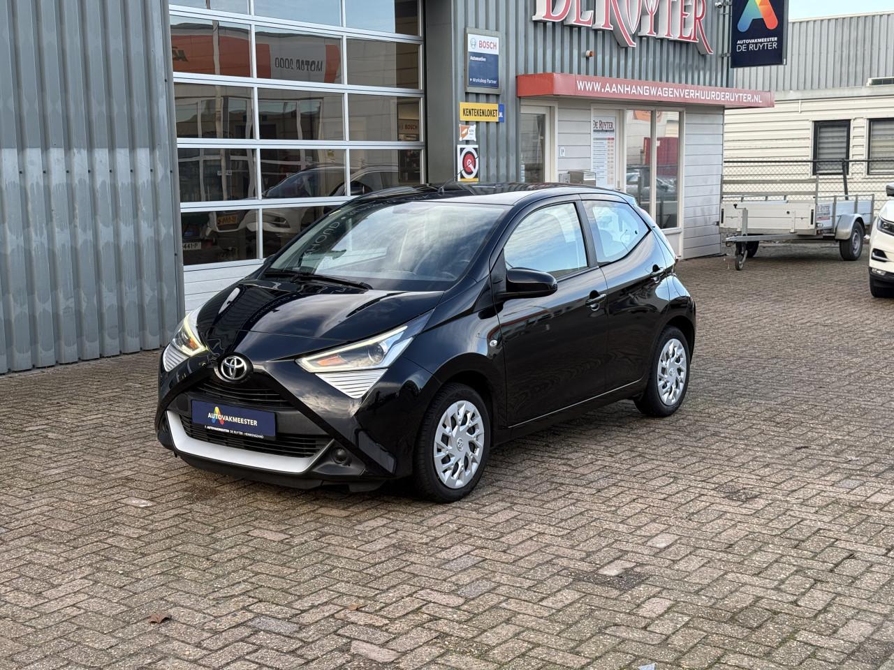 Toyota Aygo - 1.0 VVT-i x-play |Camera|Airco|12 Maanden Bovag Garantie