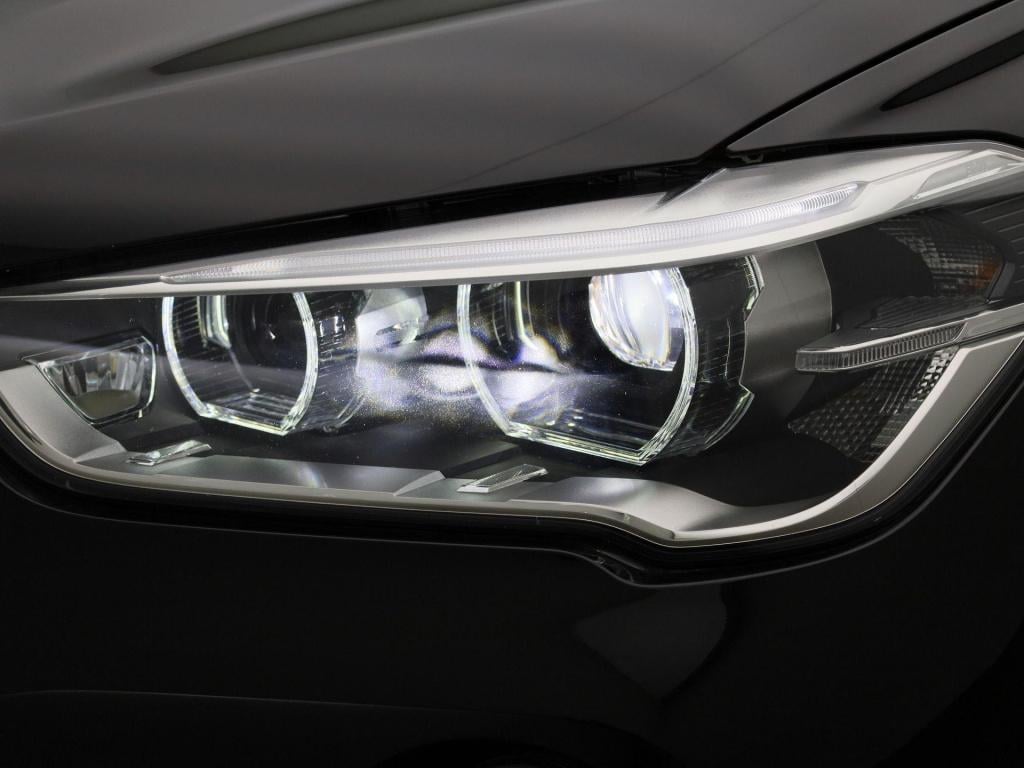 BMW X1 sdrive20i executive | automaat | apple carplay / android auto | pano