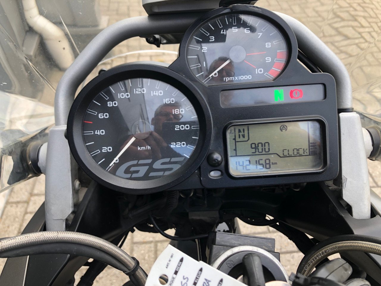 BMW R1200GS. 2010 met 142 dkm, ABS, valbeugel, zijkoffers rijklaar €5250,-