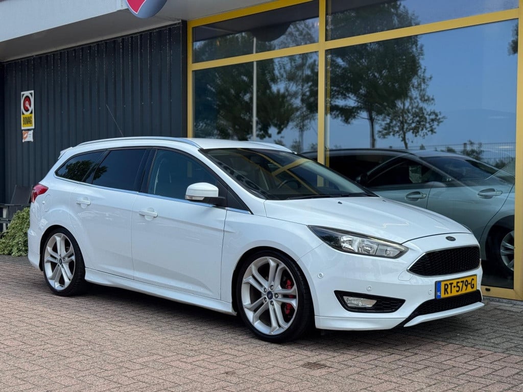 Ford Focus wagon 1.5 titanium edition