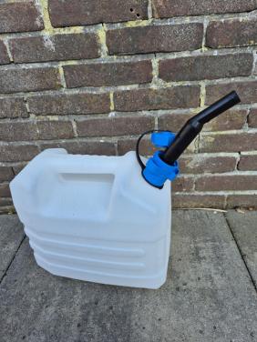 Jerrycan met tuit