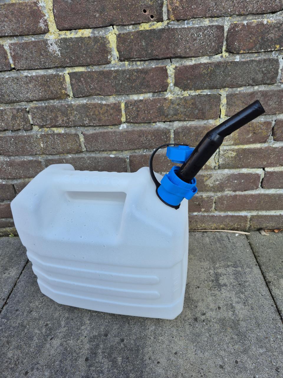 Jerrycan met tuit