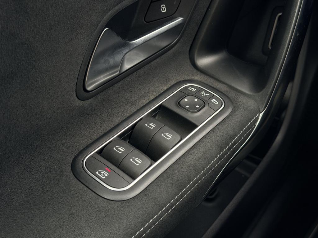 Mercedes-Benz Cla shooting brake 250 e business solution amg limited